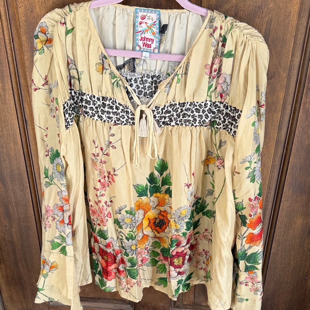 Johnny Was Floral Embroidered Beige Blouse